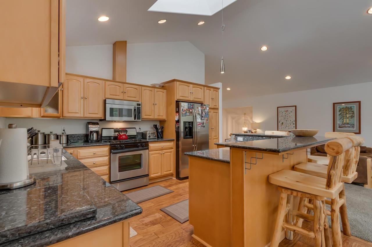 Tahoma Charm On West Shore - Beautiful Open Concept 3 Bedroom W Private Hot Tub Exterior photo